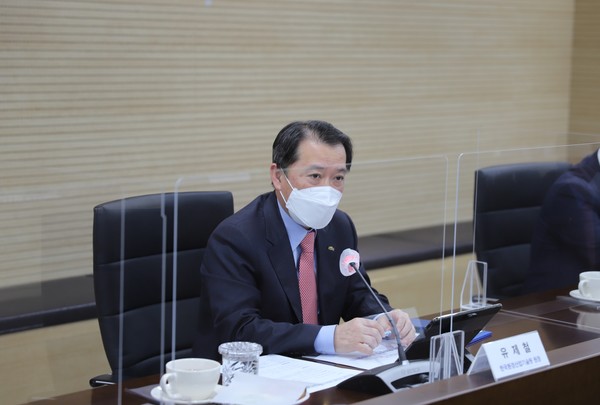 유제철 한국환경산업기술원장이 3월 19일 오후 서울 은평구 한국환경산업기술원 대회의실에서 ‘2021년 탄소중립 추진계획’을 발표했다. /사진제공=한국환경산업기술원