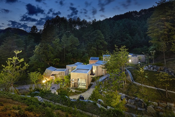 금강송에코리움 숙박동 전경 <사진제공=경상북도>