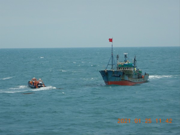 불법조업 중국어선 단속 장면 /사진제공=해양수산부