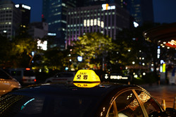 운송 중개 플랫폼(택시 호출앱 등)을 법제화 하면서 중개사업자들이 속속 제도권으로 편입되고 있다.