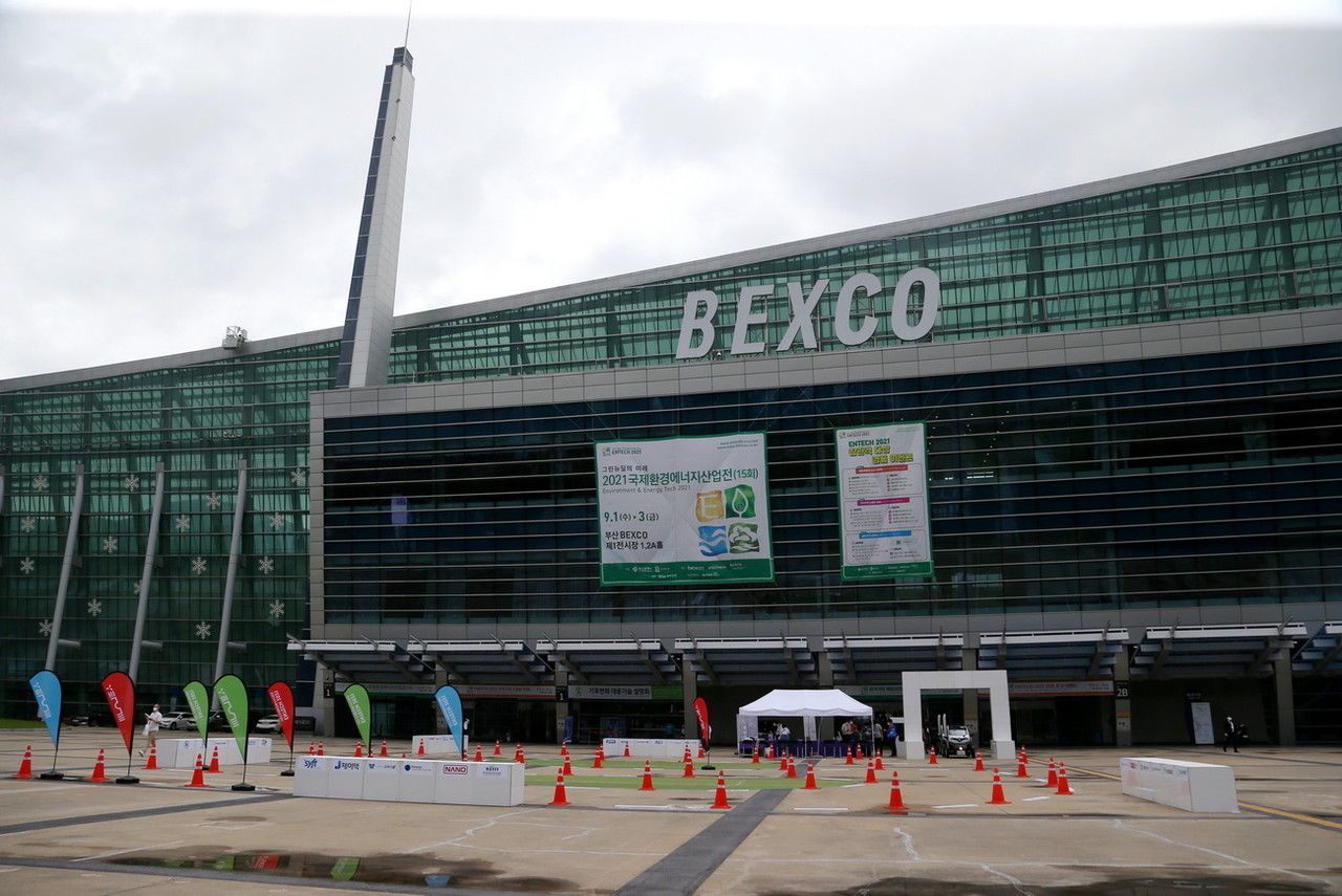 벡스코 옥외전시장, 친환경 전기차 ‘투어지’ 시승행사장 /사진=권영길 기자