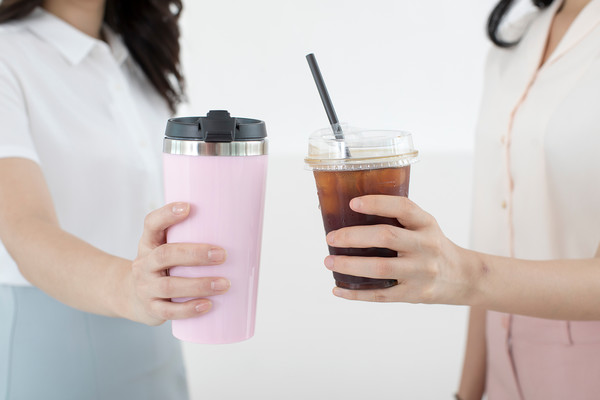 1회 비교 시는 다회용기가 일회용기보다 탄소 배출이 컸지만 일주일만 지나도 효과가 반전된다.