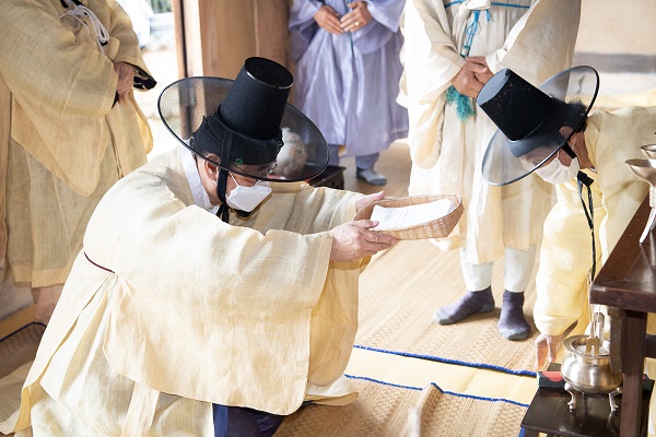 2021년 낙봉서원 추계향사 봉행 /사진제공=구미시