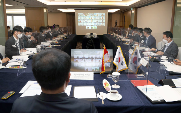 ‘제12차 한·인니 에너지 포럼’이 24일 화상으로 개최됐다. /사진제공=산업통상자원부 