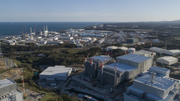그린피스가 공개한 두 보고서는 후쿠시마 원전 사고 발생 10년이 지난 시점에서 그동안의 일본 정부 대응이 무책임했다는 것을 뒷받침한다. /사진=그린피스