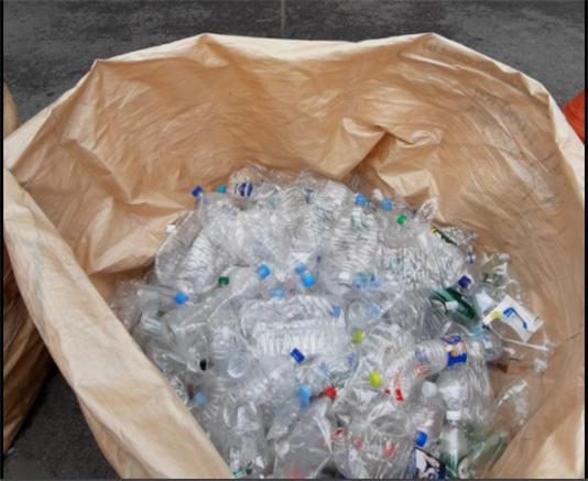 별도 분리배출된 투명페트병으로 생산한 고품질 재생원료의 시장 수요처 증대에도 힘쓰고 있다.