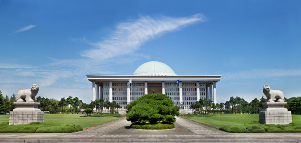 24일 정부로부터 총 14조 규모의 추경안이 제출됐으며, 25일부터 제393회국회 회기가 열린다. 