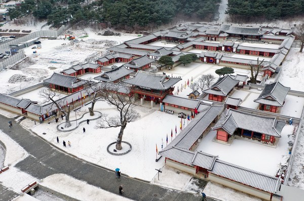 설 연휴 기간 동안 개방되는 화성행궁의 설경 /사진제공=수원시 