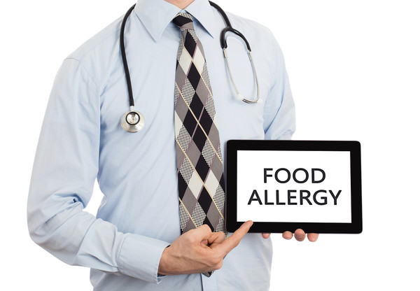 식품의약품안전처는 건강기능식품 정보표시면에 '알레르기 유발물질' 표시 의무화를 행정예고했다. 