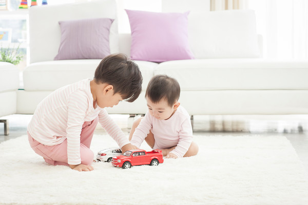 시판 중인 영·유아용 기구·용기·포장의 지속적인 모니터링이 필요하다.