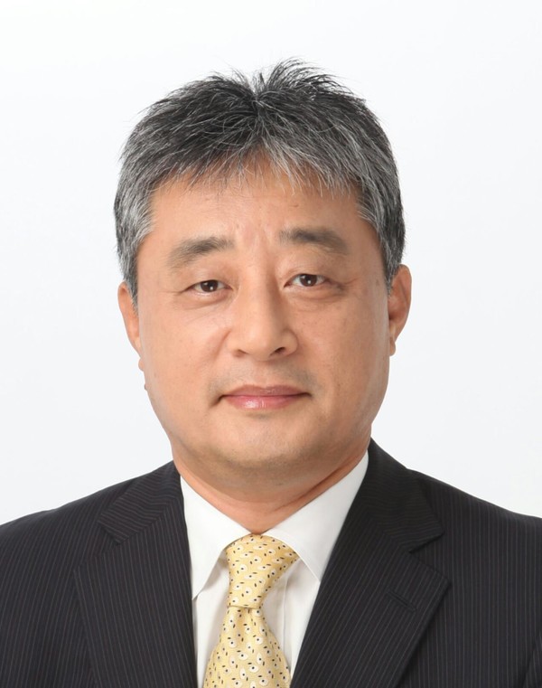 제4대 한국환경한림원 원장에 취임한 허탁 원장. ​​​​​​​허탁 한국환경한림원 신임 회장은 건국대 화학공학부 교수로 재직(연구처장, 산학협력단장, 대외협력부총장, 발전기금본부장, 교학부총장 역임) 중이며. (사)한국전과정평가(LCZ)학회 회장, 한국환경한림원 부회장(기획사업위원장)으로 활동했다. 현재 (사)한국모금가협회 이사장을 맡고 있다.