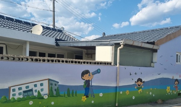 주남환경학교 진입로 아름다운 주남저수지 벽화 /사진제공=창원특례시 