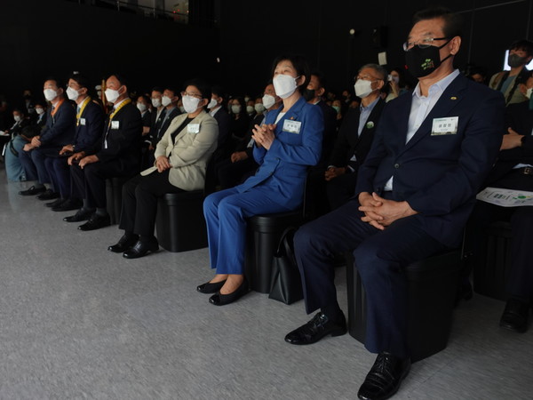 해당 행사에 참석한 주요 인사들. 임이자 국회의원, 한화진 환경부장관, 성장현 용산구청장 (완쪽부터) /사진=김인성 기자