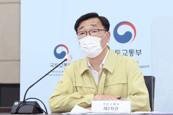 어명소 국토교통부 2차관이 6일 정부세종청사에서 열린 비상수송대책 점검회의에서 발언하고 있다. /사진제공=국토교통부