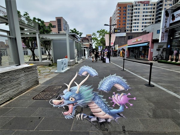 평택시문화재단,  ‘2nd 히어로아트쇼’ 거리 전시를 개최했다 /사진제공=(주)평택시문화재단 