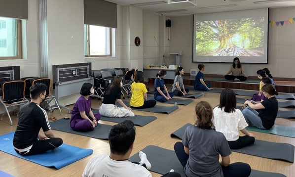 치매안심센터 종사자 대상 ‘찾아가는 힐링 프로그램’ 제공 /사진제공=경기도