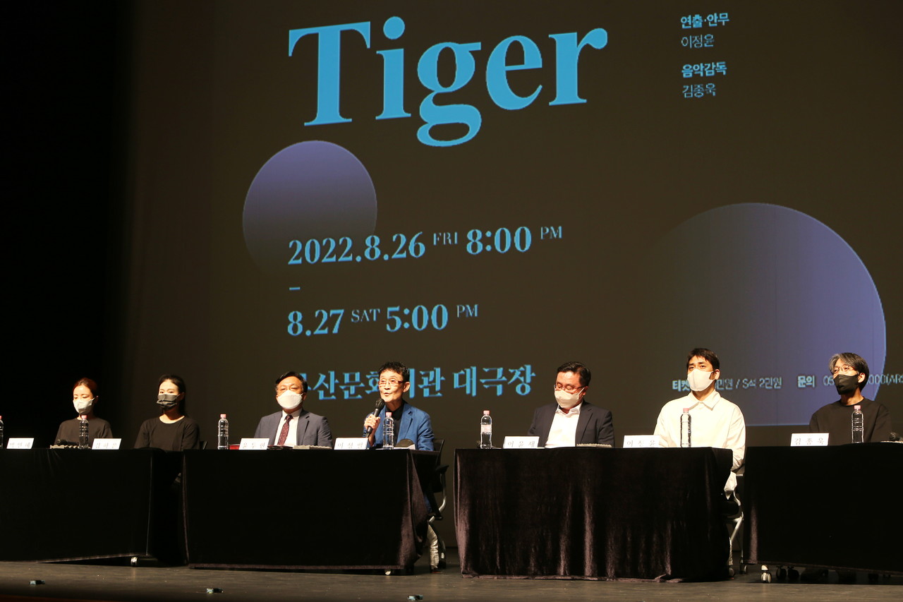 인사말하는 이정필 (재)부산문화회관 대표이사 /사진=권영길 기자