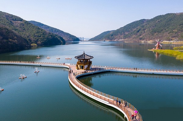 대구 달성군의 옥연지는 매년 80만명에서 100만명의 방문객이 올 정도로 인기 명소다. /사진제공=한국관광공사