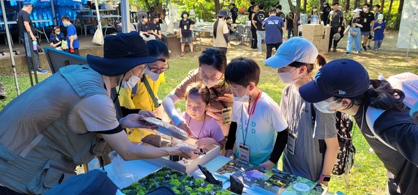 지의류 교육 /사진제공=국립수목원