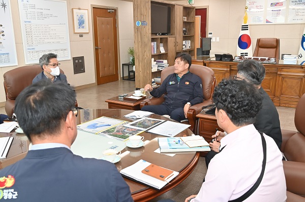 산소카페 청송정원 하류 생태계 복원사업 착수설명회 참석자들 /사진제공=청송군