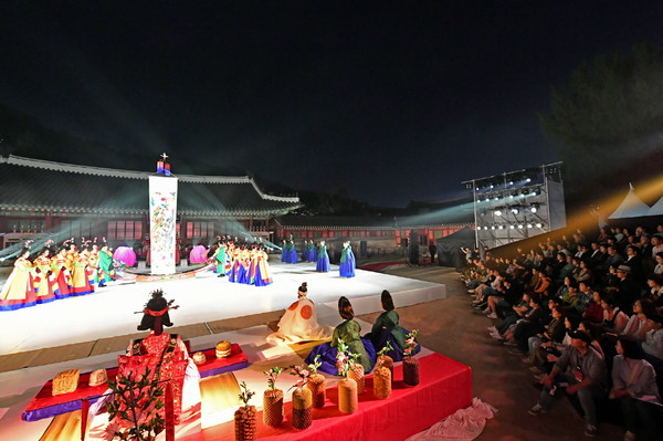2019년 10월 혜경궁 홍씨의 회갑연 소재로 한 진찬연 공연 /제공=수원시