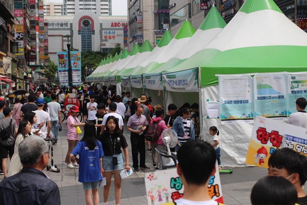 2019 환경한마당 현장 및 체험활동 모습 /사진제공=군포시 