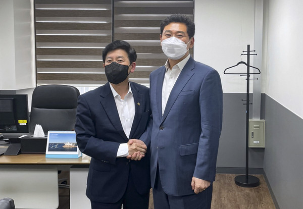 최상대 기재부 2차관과 현안 관련 지원 요청 /제공=용인시