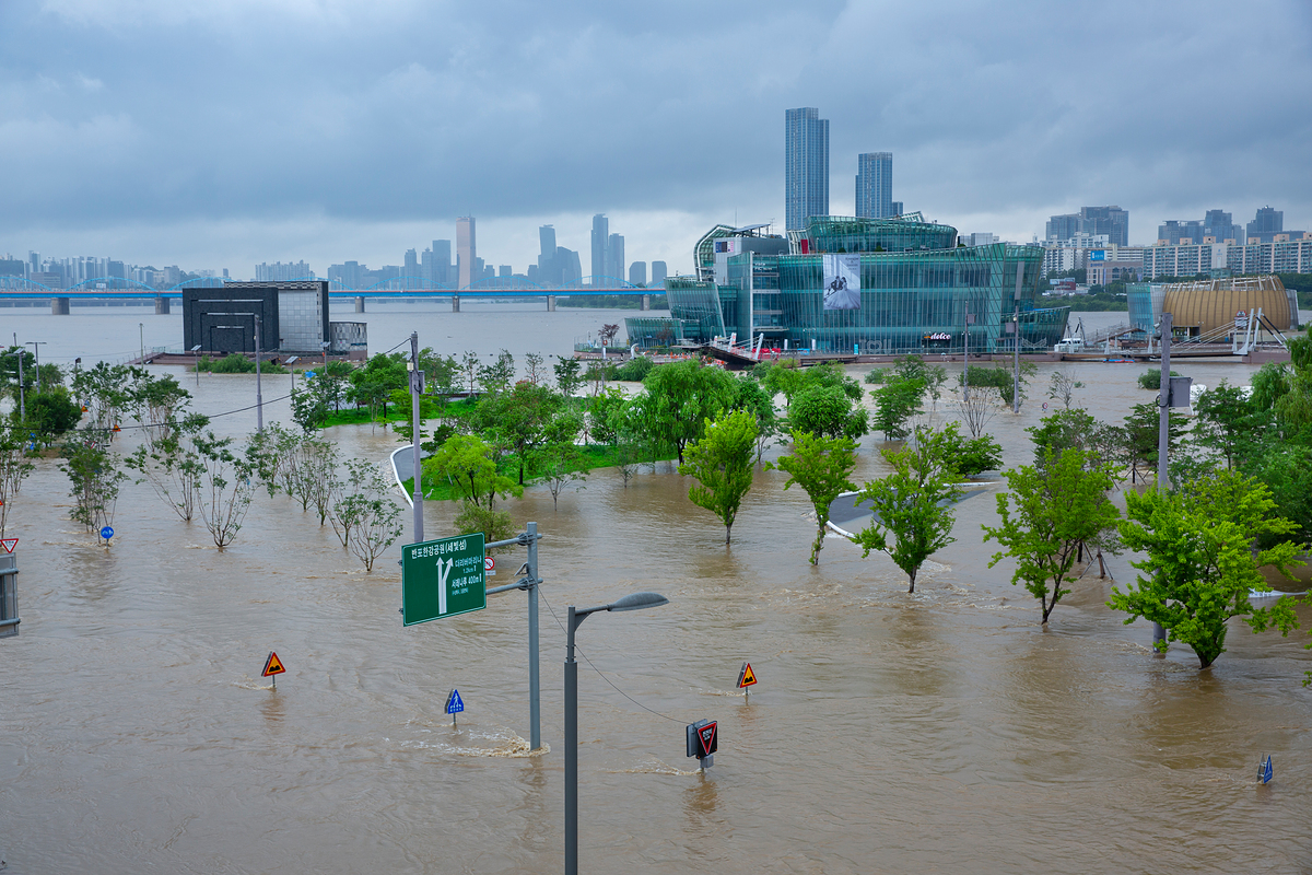 폭우로 침수피해가 반복적으로 발생하며, 도시침수 예방기능 강화 필요성이 대두되고 있다.