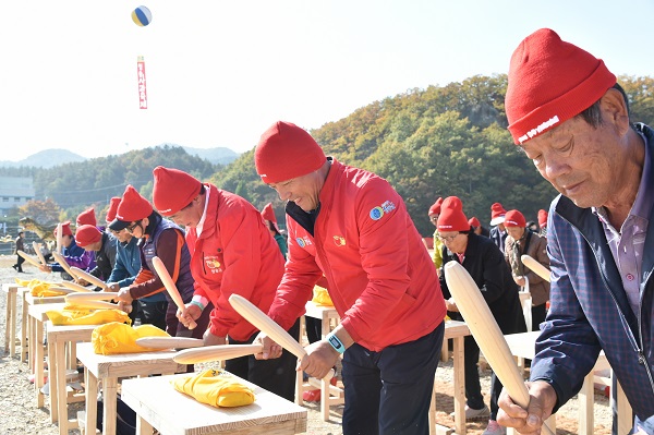 청송사과축제 꿀잼 -사과 난타(2019) /사진제공=청송군