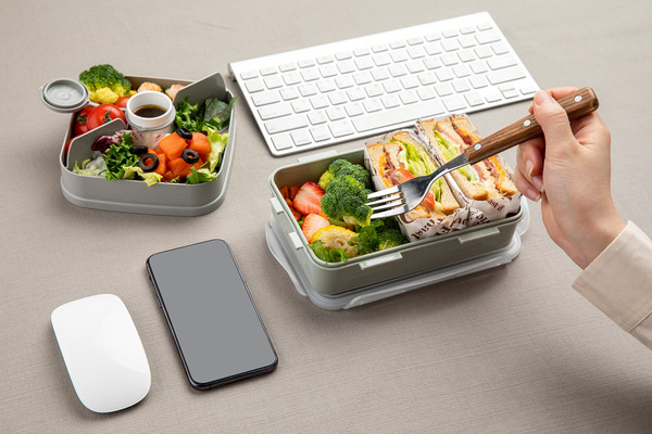 김수미 생활과학박사는 일상적으로 탄소중립을 실천한 국민에게 이익이 될 수 있도록 전자영수증, 리필 스테이션, 무공해차 대여, 다회용기, 친환경 제품 구매(그린카드) 등 현금성 포인트 제도를 확대해야 한다고 강조했다.