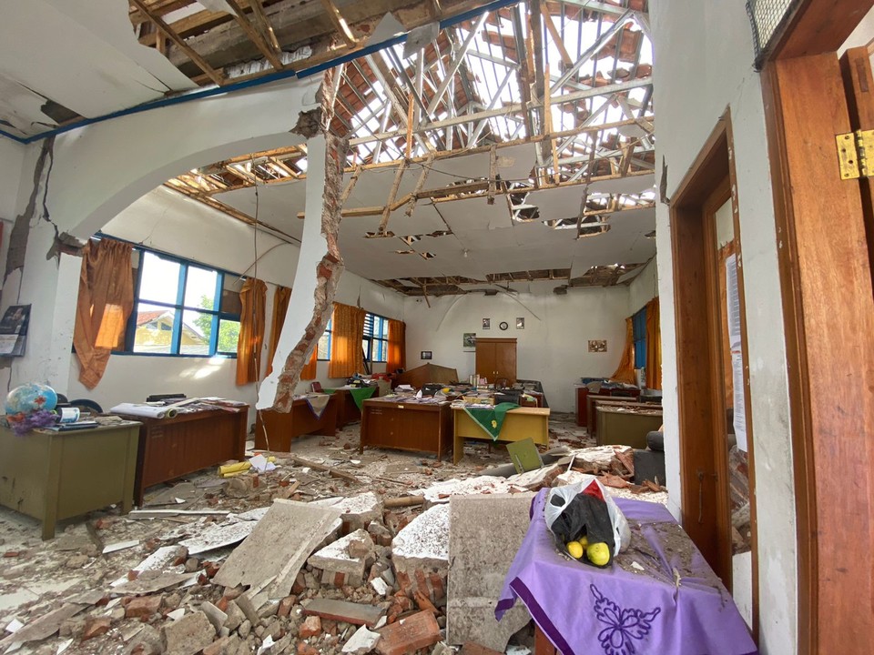 지진에 무너진 인도네시아 학교 /사진제공=세이브더칠드런