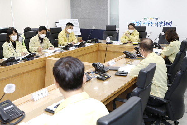 화성시는 28일 겨울철 한파특보 발효를 대비해 자연재난 종합대책 점검회의를 개최했다 /사진제공=화성시 