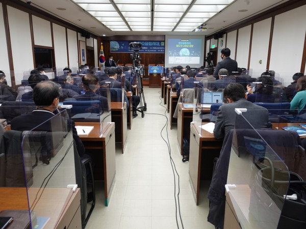 탄소중립 시대에서 철도가 나아갈 방향을 모색하기 위해 21일 여의도 국회도서관에서 열린 2022 철도정책토론회 전경 /사진=김인성 기자