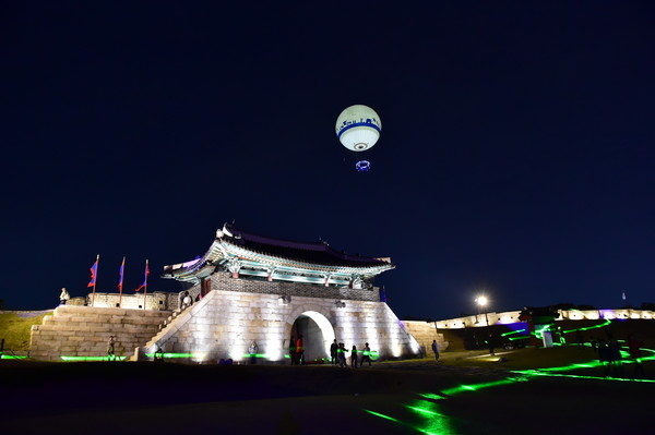 수원화성 창룡문 야경 /사진제공=수원시