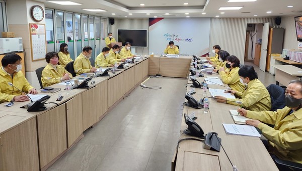 안산시장 주재  중국발 입국자 방역 사항 점검 긴급재난안전대책 모습 /사진제공=안산시