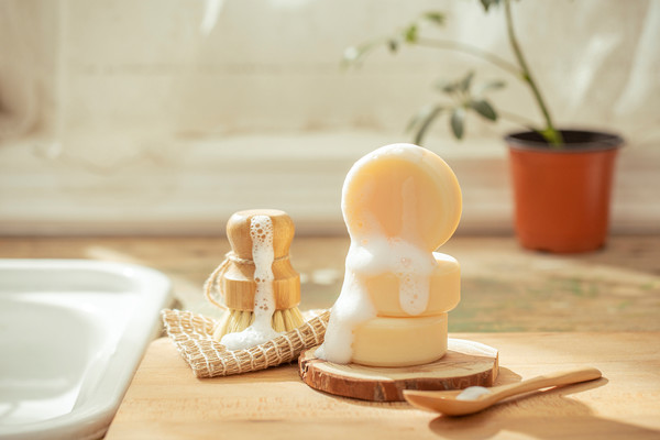 신체 중 가장 민감하고 예민한 피부에 직접 닿는 비누가 천연 재료라면 더할 나위 없이 몸과 환경에도 이롭다.