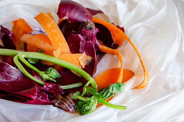 음식을 쓰레기를 줄이는 대표적인 방법은 구매 계획 세우기, 음식을 보다 오래 먹을 수 있는 보관법 알기, 남은 음식 다 소진하기 등이다.