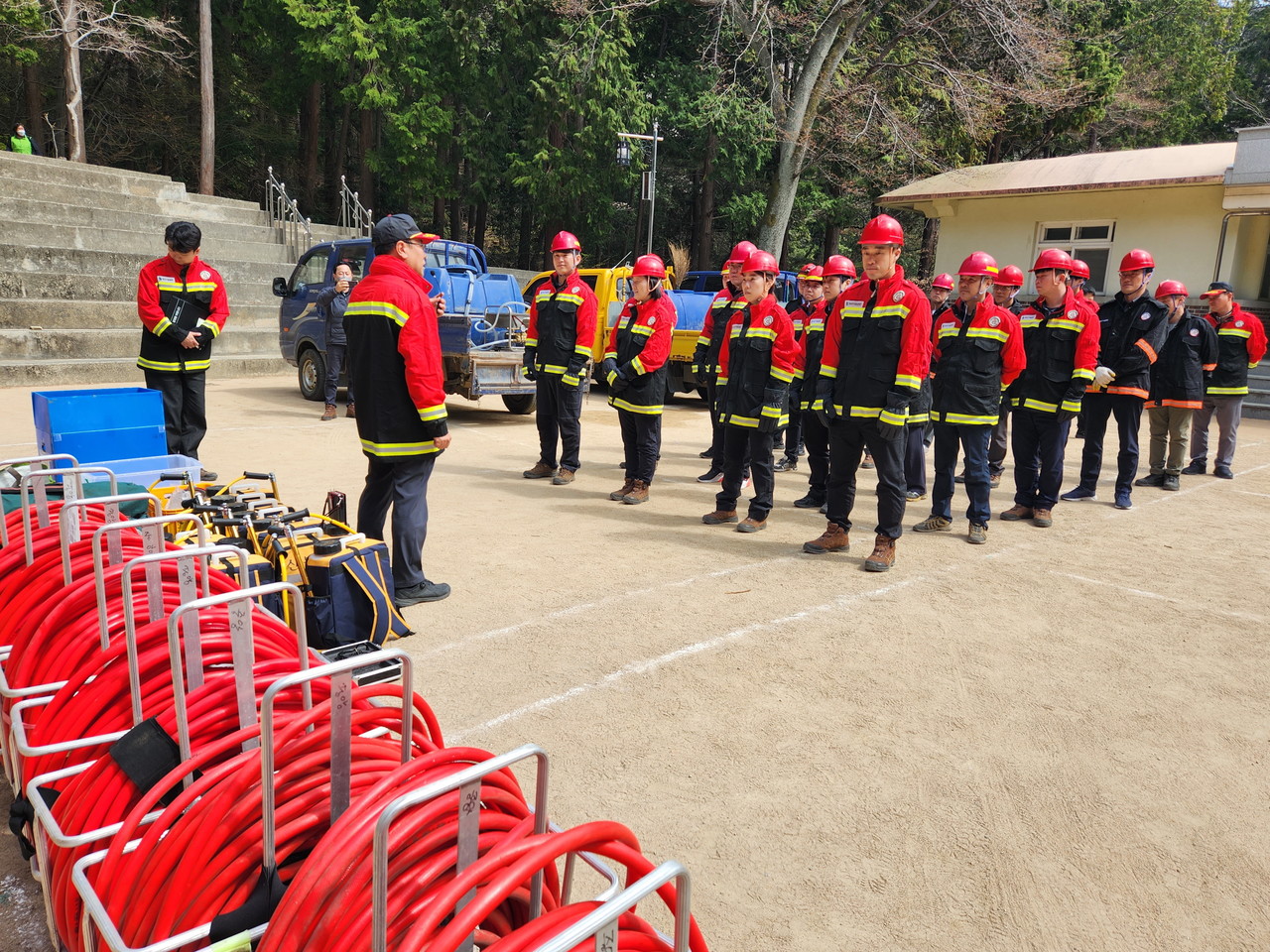 산불 진화훈련에 투입된 부산시설공단 산불기계화진화대 /사진제공=부산시설공단
