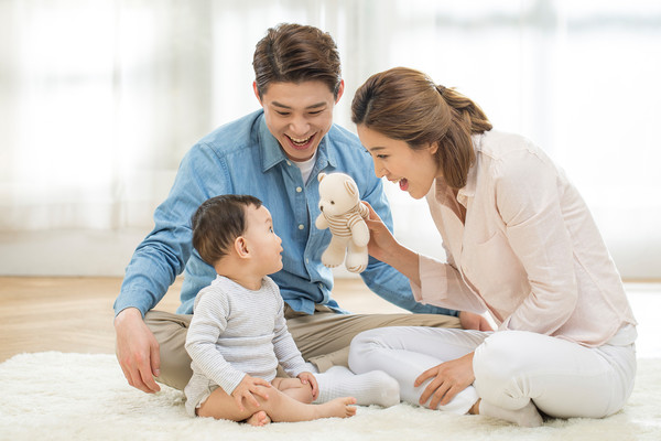 아기가 태어나면 많은 부분들을 신경써야 한다. 장난감, 옷 등 용품부터 이유식까지 아이가 건강하게 자랄 수 있도록 하는 친환경적인 방법들은 다양하다.  