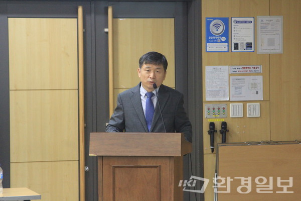 김진만 교수는 시멘트 산업이 탄소배출량이 많은 사업이지만 그만큼 현대사회에서 중요한 역할을 하고 있기 때문에 연료전환을 통한 친환경 시멘트로의 전환을 확대해야한다고 말했다. /사진=박준영 기자