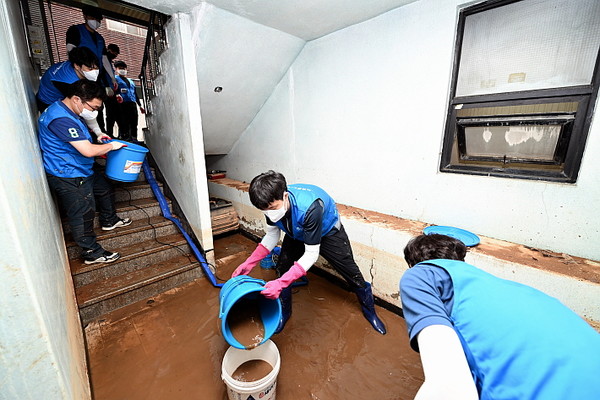 수해복구활동 /사진제공=한국환경공단