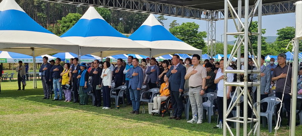 '제16회 산내들 푸른안성 환경축제’ 기념식 및 환경축제 한마당을 성황리에 마쳐 /사진제공=안성시 