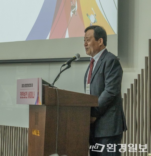 이준원 한국스마트안전보건기술협회 회장은 개회사를 통해 현재 스마트안전보건기술과 장비의 표준화 문제를 지적하고, 전문인력 충원의 필요하다고 설명했다. /사진=임혜인 인턴기자