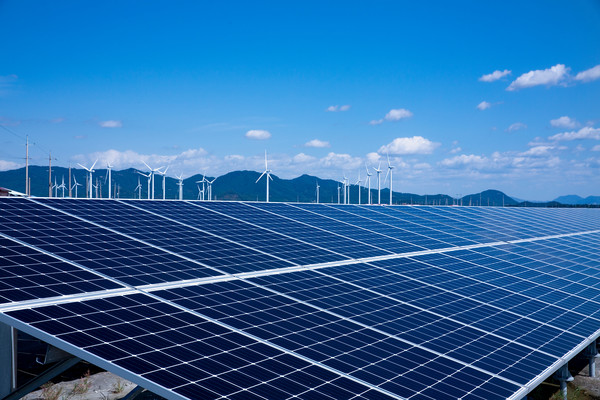 탄소중립을 달성하려면 태양광 발전 조각 투자 기술을 도입해야 한다는 주장이 나왔다.