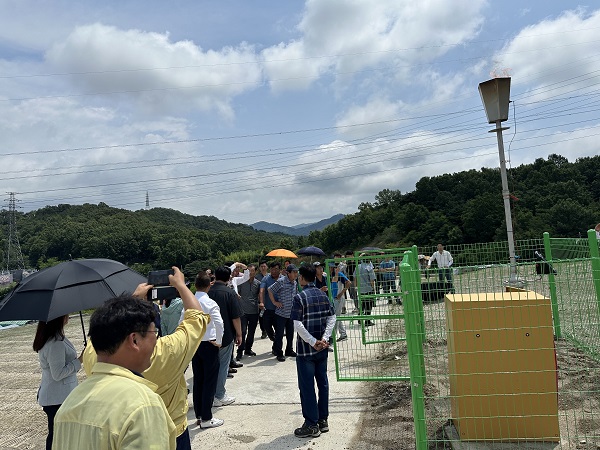 성주산단매립장 1차 안정화사업 준공설명회 참석자들 /사진제공=성주군