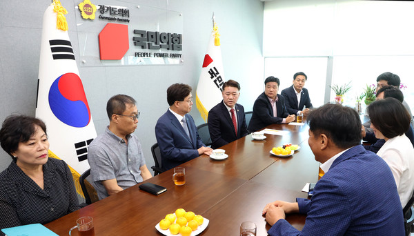 국민의힘, 염태영 경제부지사 접견 /사진제공=경기도의회