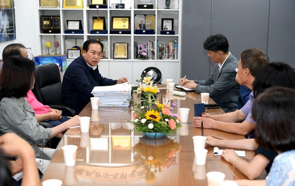 이권재 오산시장 운암뜰 AI시티 도시개발사업 토지주 면담 /사진제공=오산시