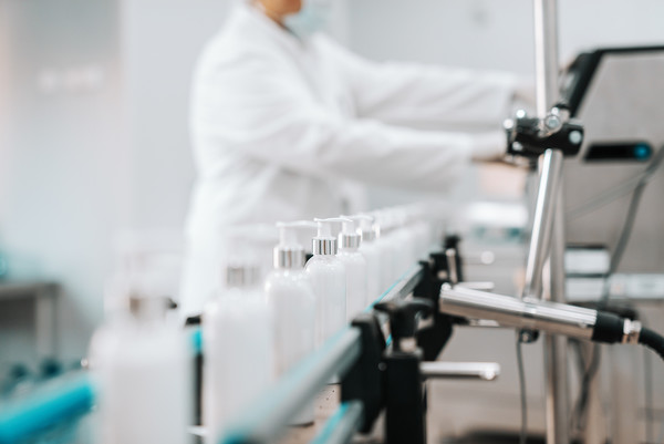 사고 위험이 낮은 사업장에도 적용됐던 획일적인 화학물질 규제(330여개 취급시설기준)는 위험도에 따라 규제를 차등적으로 적용하는 위험비례형 규제로 전환된다.