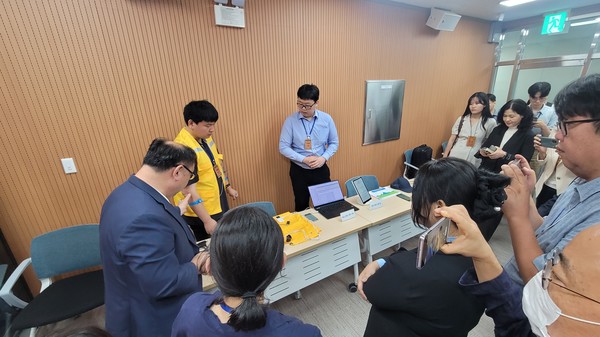 스마트 헬스케어 기술개발 웨어러블 시스템 시연 /사진제공=한국임업진흥원