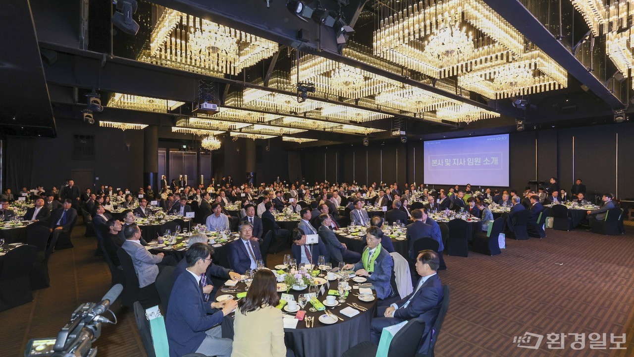 ‘2023 환경일보 창간 30주년’ 기념행사에 참석한 주요 내빈들 /사진=이다빈 기자